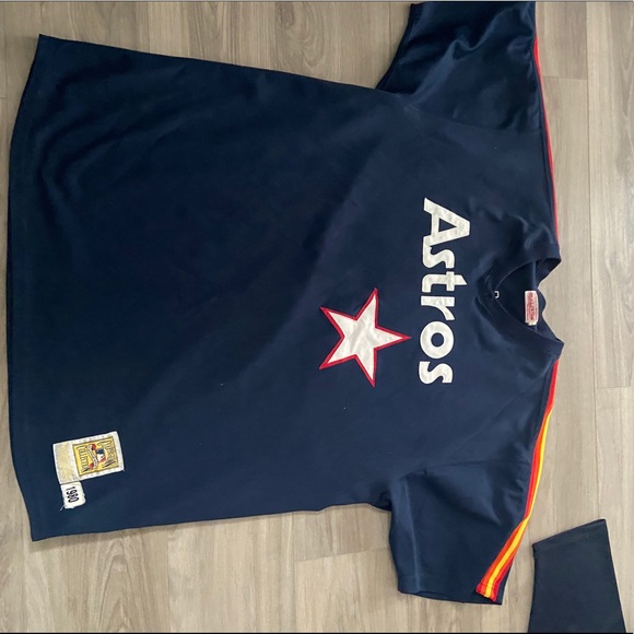 Vintage classic NBA/NFL jerseys - Picture 9 of 12